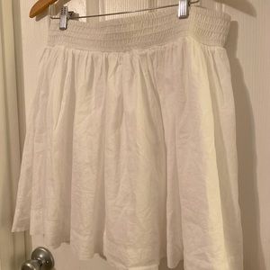 Flirty white skirt